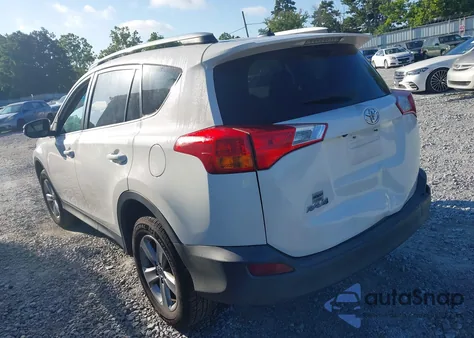 2015 Toyota Rav4 Xle z USA, uszkodzony, nr VIN 2T3WFREV1FW174651